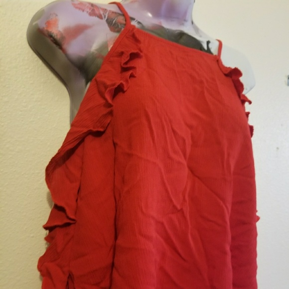 Red blouse - Picture 2 of 3